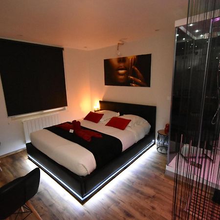 Spa Privatif Love Room, Le Hammam Et Bulles, Chez Nuits Chartraines 샤르트르 외부 사진