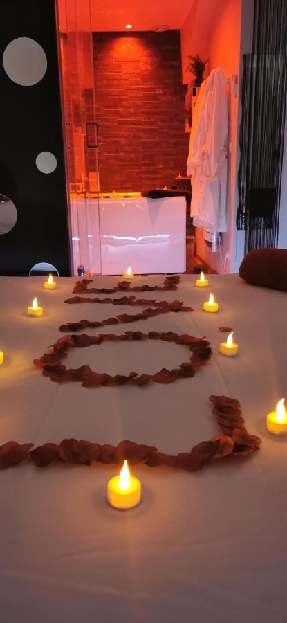 Spa Privatif Love Room, Le Hammam Et Bulles, Chez Nuits Chartraines 샤르트르 외부 사진
