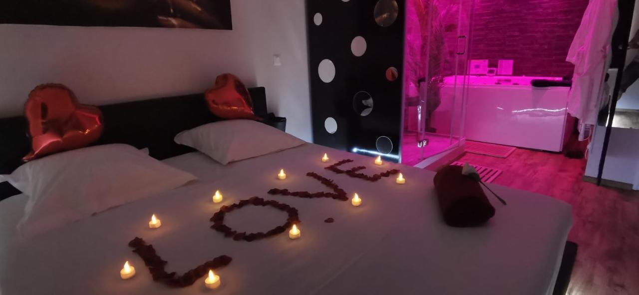 Spa Privatif Love Room, Le Hammam Et Bulles, Chez Nuits Chartraines 샤르트르 외부 사진